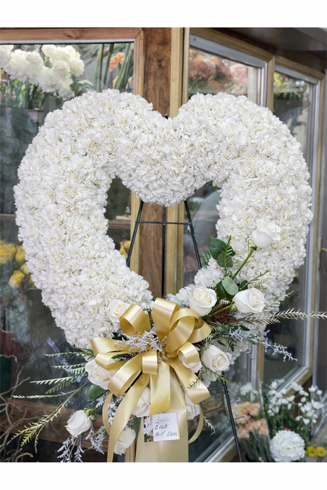 Open Heart Standing Spray – Natural White Rose Accent [SS015]