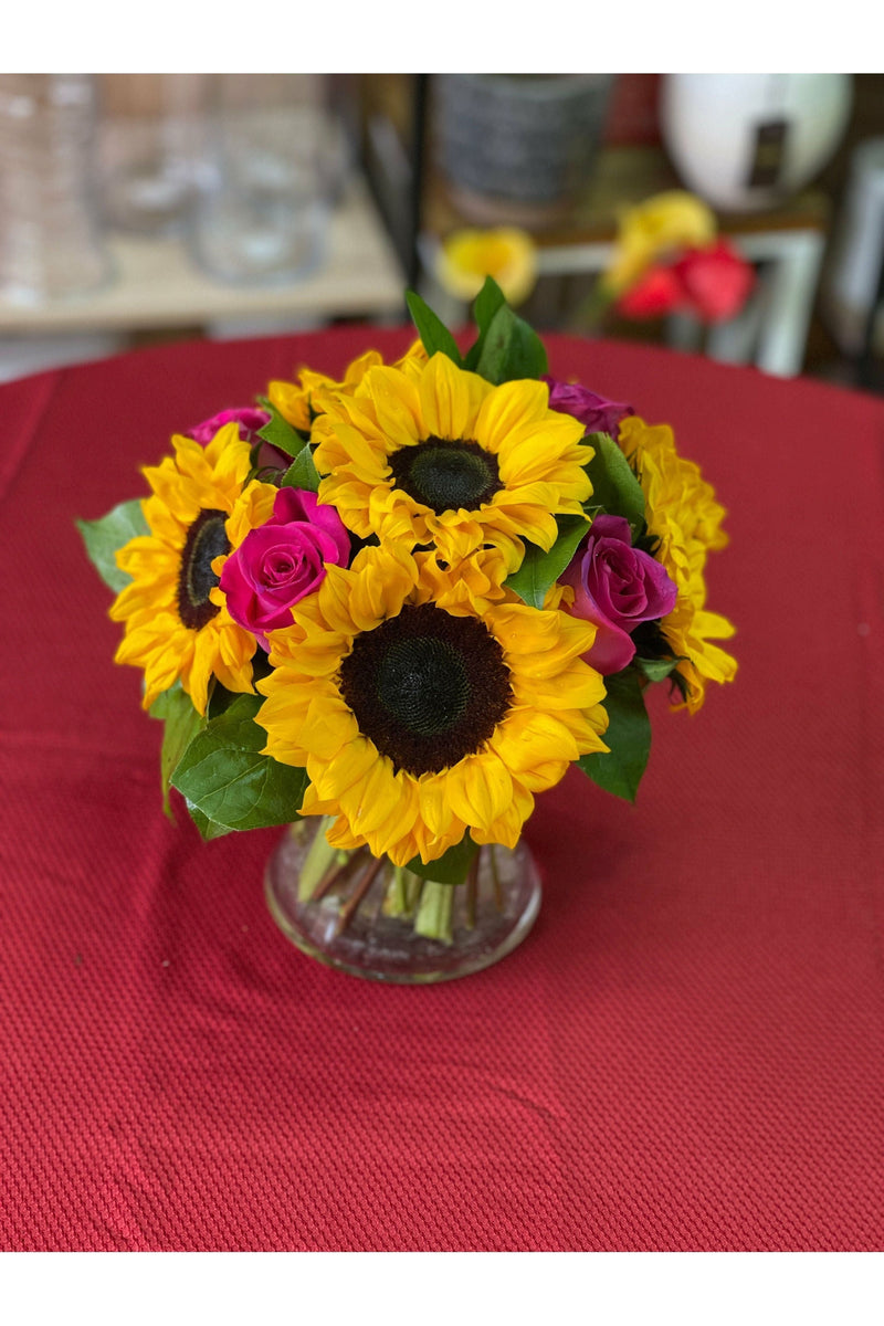 Sunny Rose – Fresh Roses & Sunflowers Arrangement